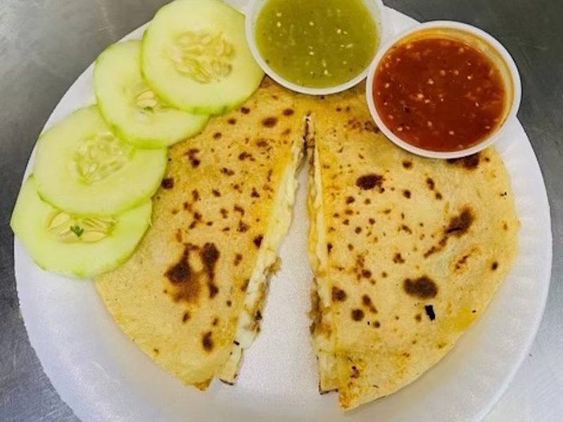 Doty's Tacos food